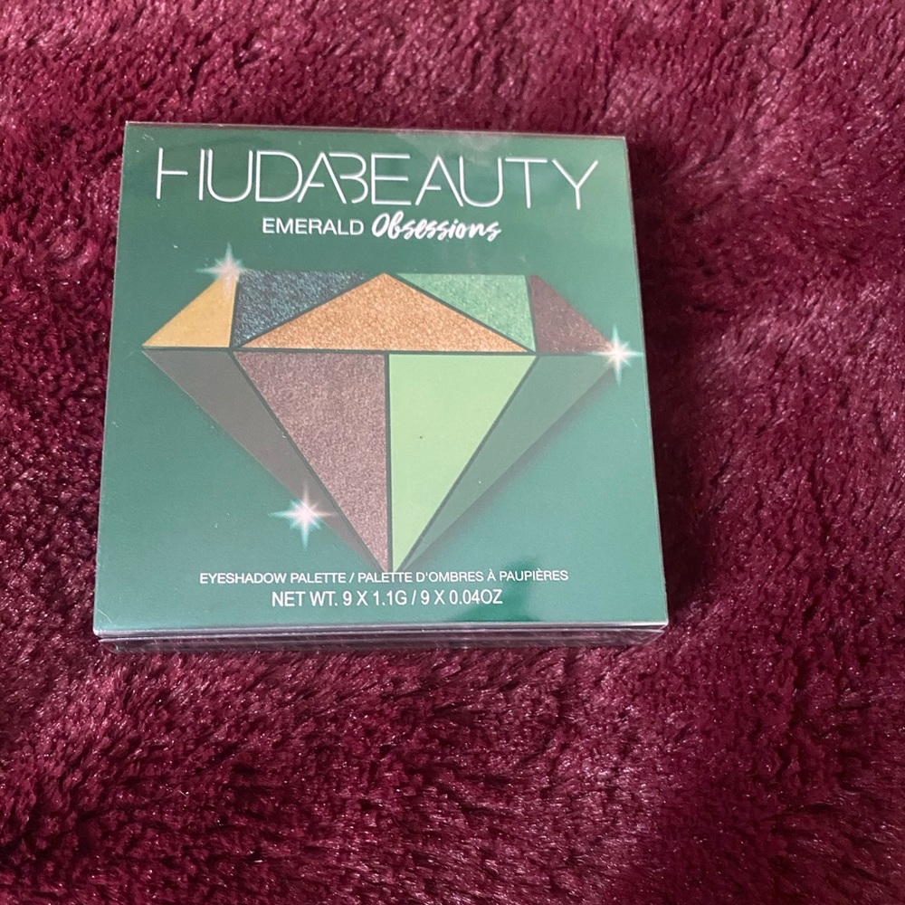 Huda Emerald obsessions